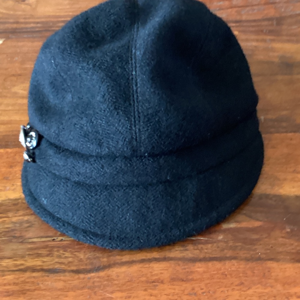 Betmar Elegant Black Flapper Hat